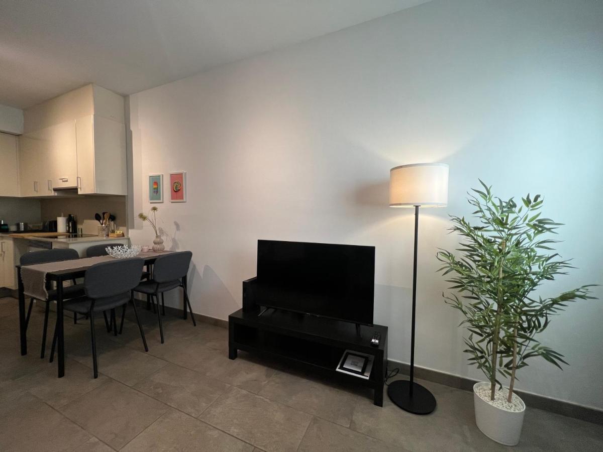 Cozy Apartment Well-Located In Terrassa, Barcelona Exteriör bild