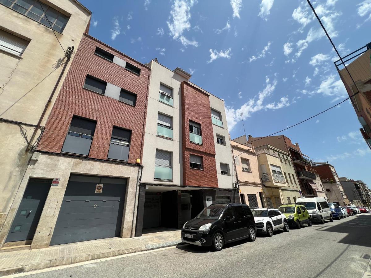 Cozy Apartment Well-Located In Terrassa, Barcelona Exteriör bild